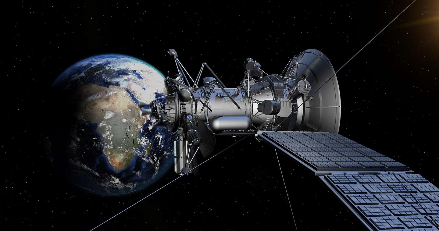 A Neuraspace desenvolveu uma plataforma que recorre a IA para monitorizar tráfego de satélites e lixo espacial.
