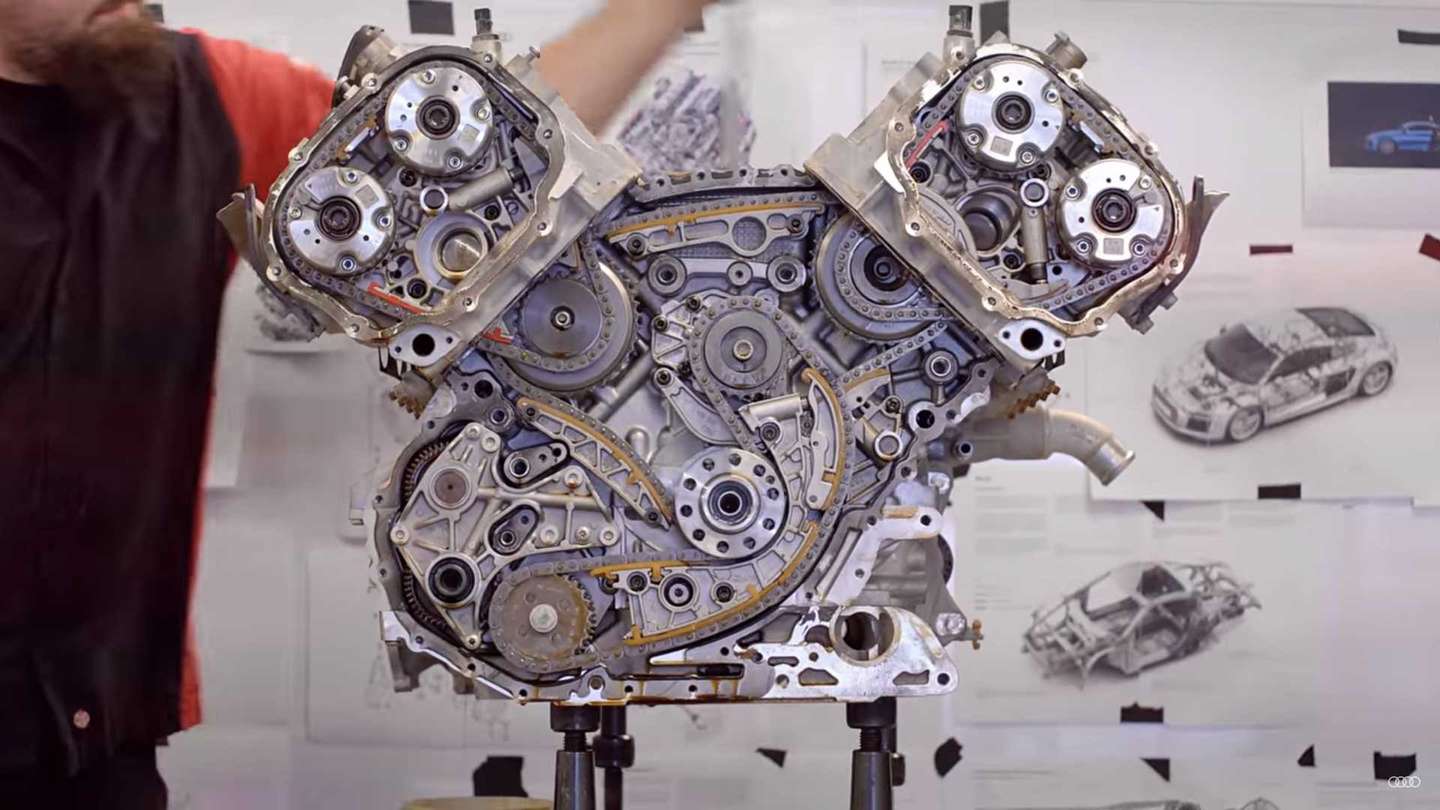 A “explosão” deste Audi R8 foi sob encomenda – Observador