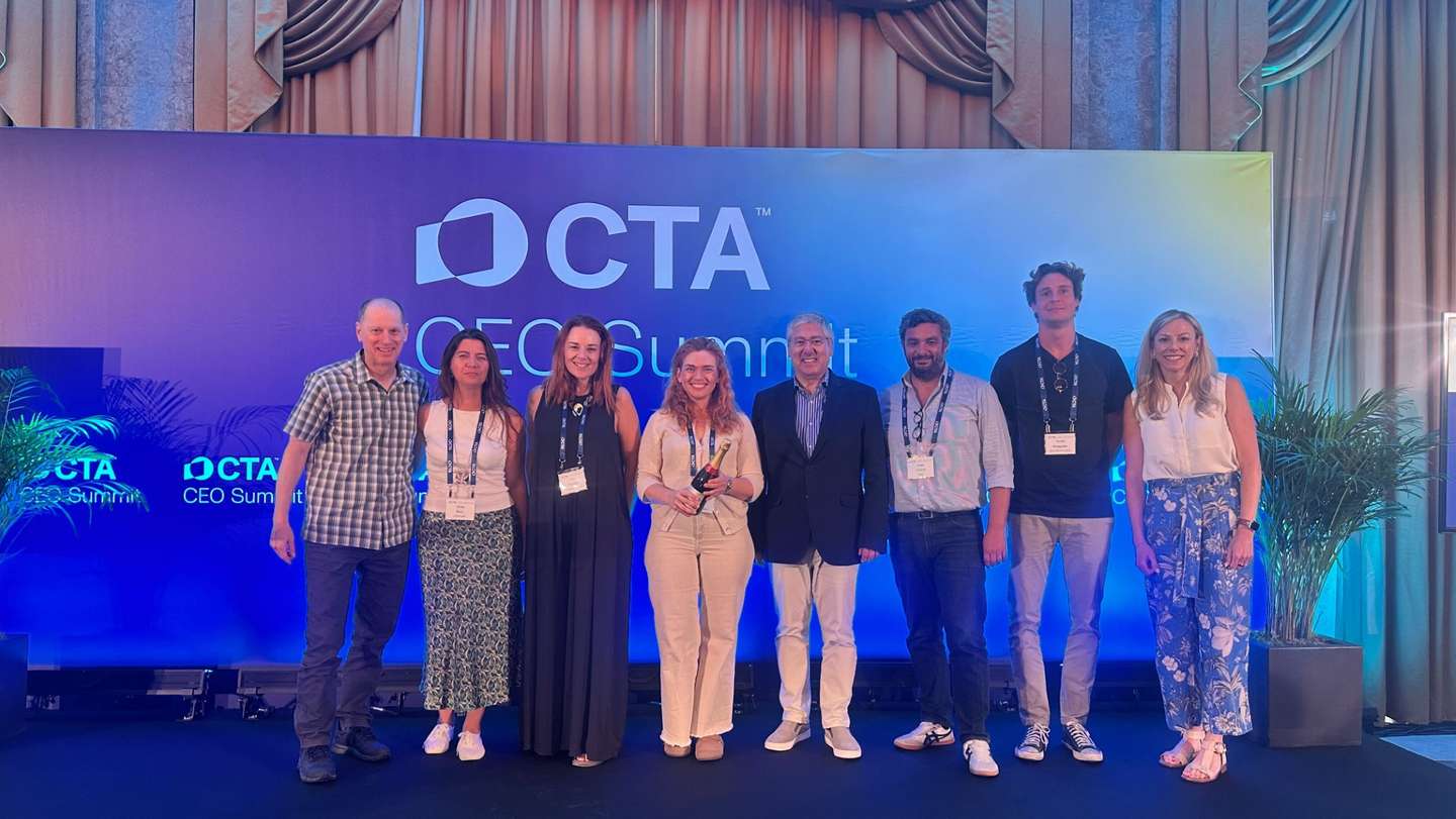 Group photo featuring Marcia Pereira, Gary Shapiro, Kinsey Fabrizio, and the judges: Rita Branco, Impact Partner, 3xP Global Investments Cintia Mano, CEO &amp; Co-Founder, COREangels Tomás Penaguião, Partner, Bynd Venture Capital João Pereira, Director, Digital, Portugal Ventures Diogo Teixeira, Co-Founder &amp; CEO, Beta-i