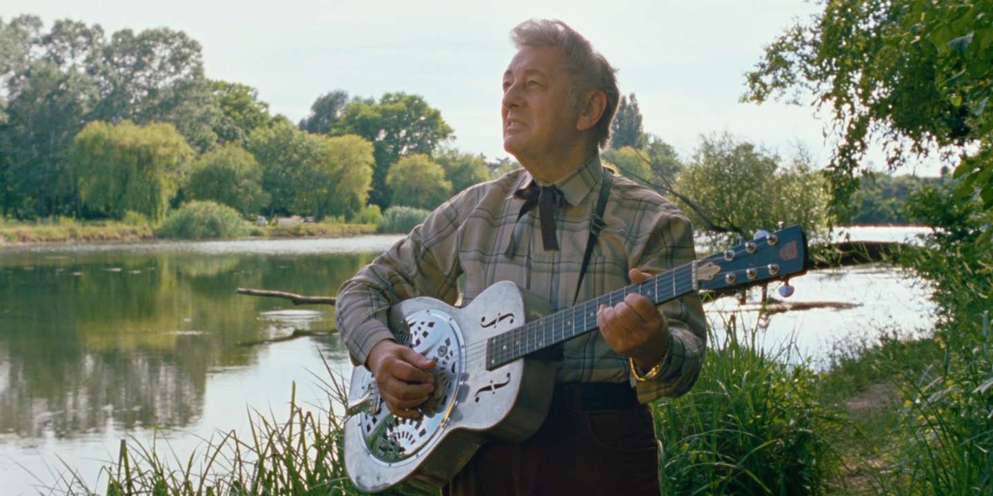 Al Cook em “The Loneliest Man in Town”