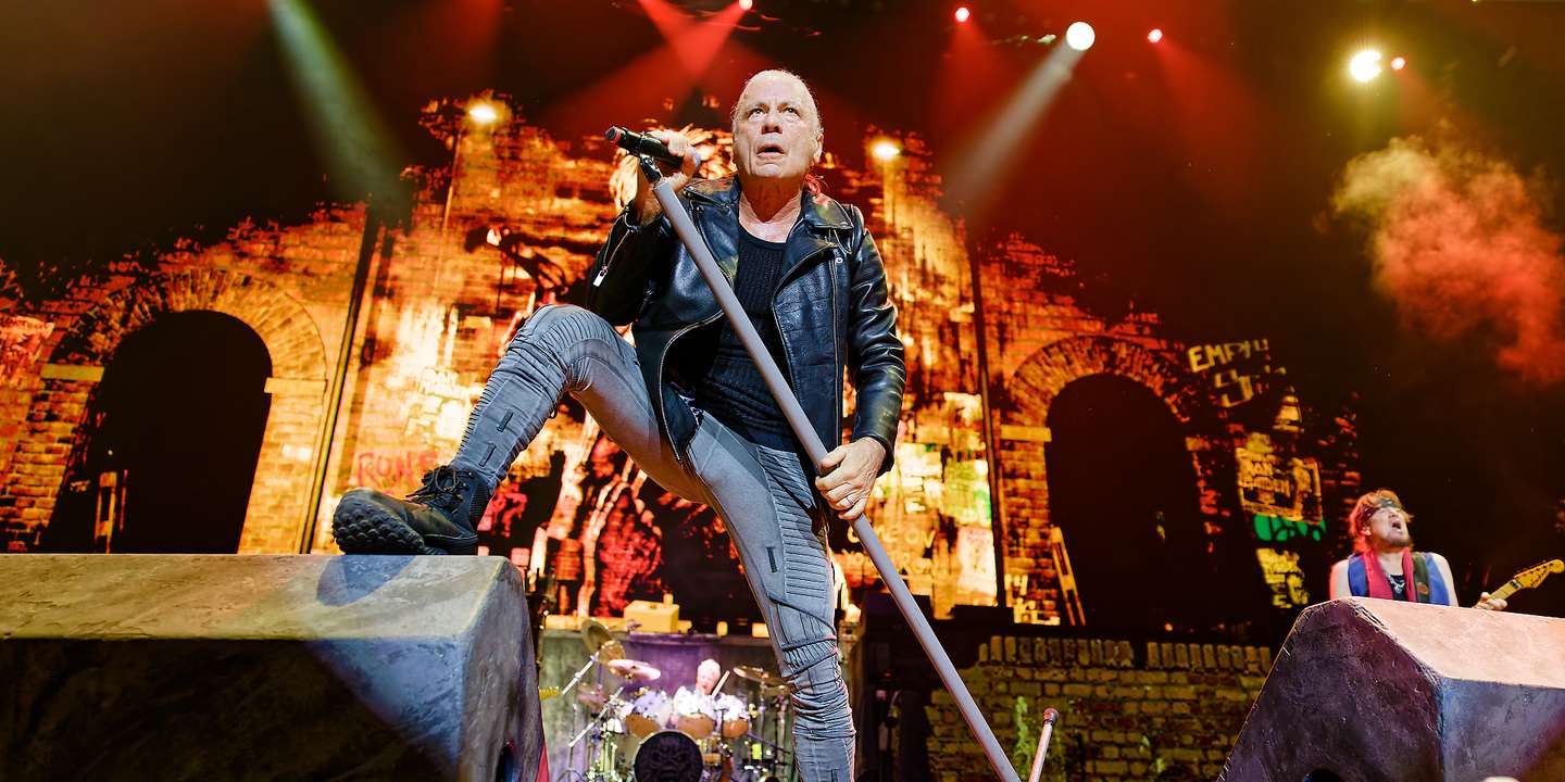 Bruce Dickinson: carismático, virtuoso e inimitável enquanto vocalista e frontman dos Iron Maiden
