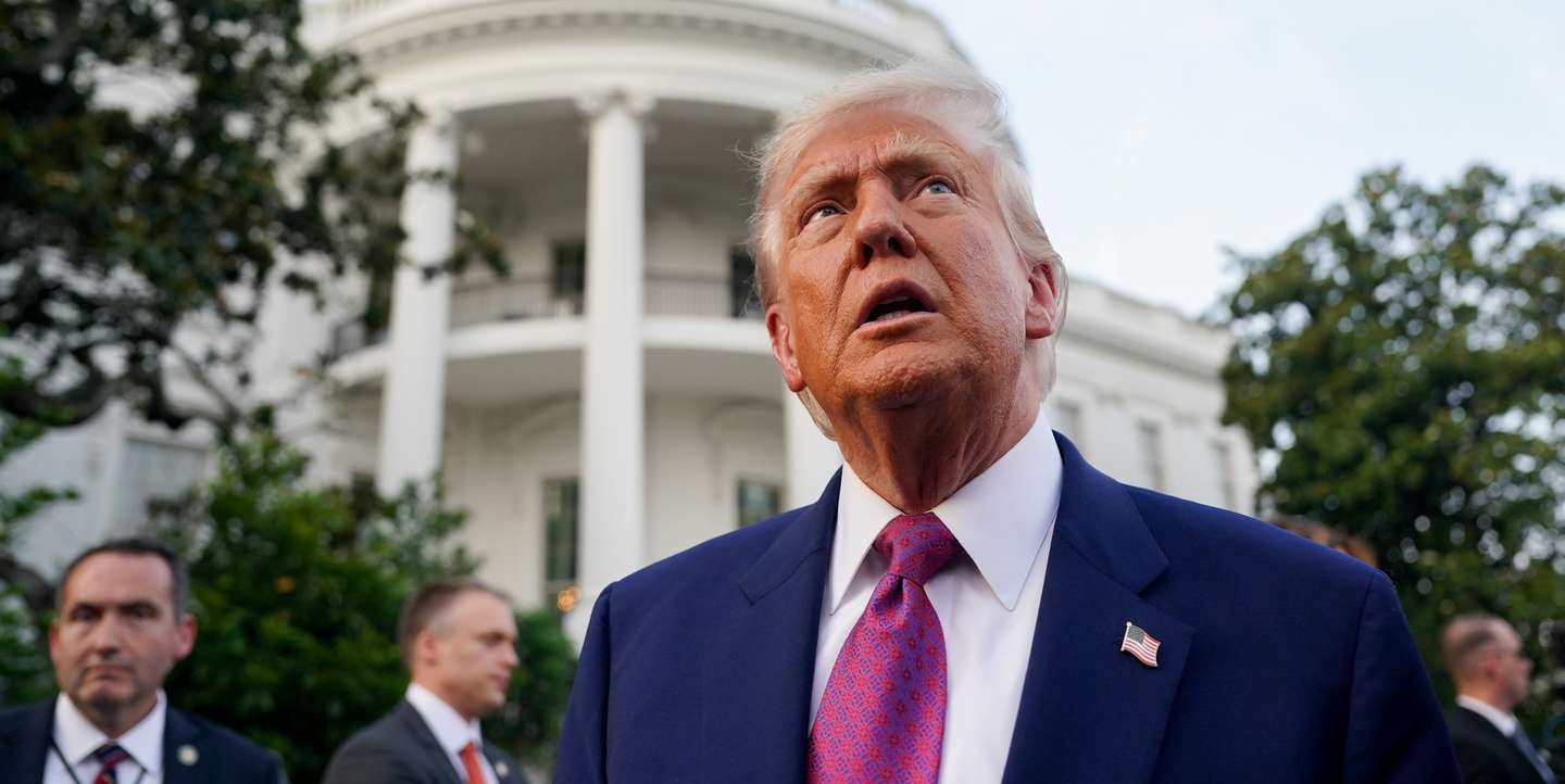epa12172638 US President Donald Trump during the Congressional picnic on the South Lawn of the White House in Washington, DC, USA, 12 June 2025. Senate Republicans seeking to put their mark on the House-passed tax-and-immigration package, are considering raising the state and local tax deduction cap to $30,000, lower than the House’s $40,000 plan.  EPA/ALEXANDER DRAGO / POOL