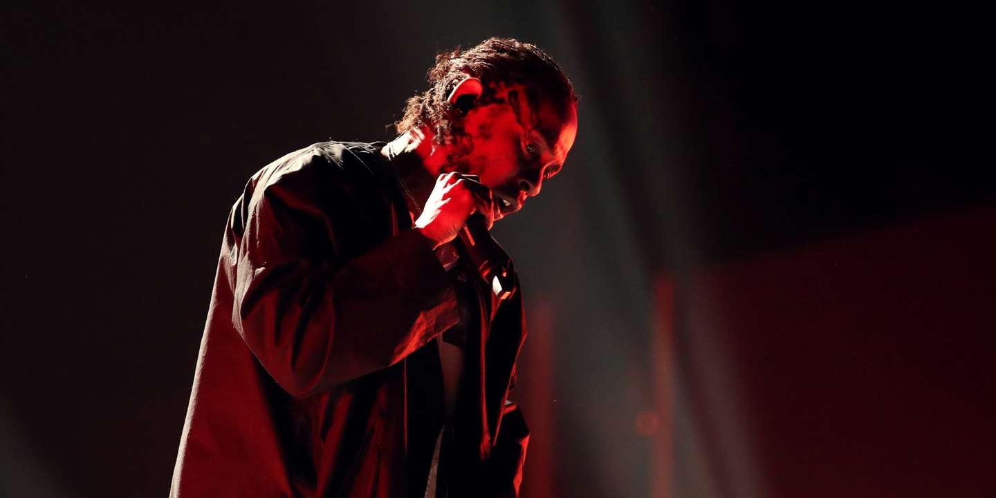 Mais ninguém no hip-hop americano — que se propaga por todo o mundo como nenhum outro — tem a mesma credibilidade, o mesmo gravitas e a mesma capacidade de fazer equilibrismo sem tropeçar na linha fina por onde caminham hoje as estrelas da música de quem os críticos não desconfiam