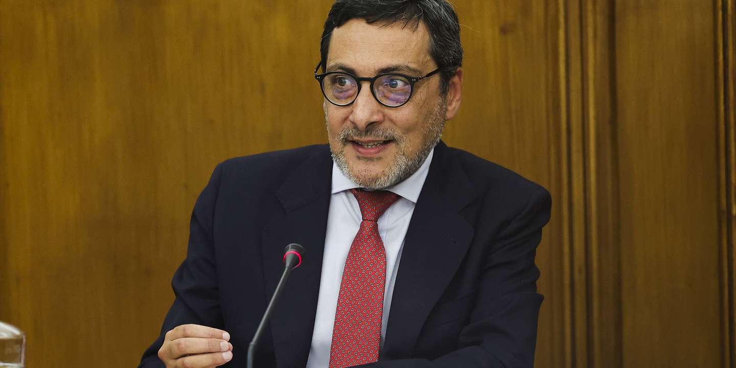 António Mendonça Mendes, secretário de Estado Adjunto do primeiro-ministro, durante audição na Comissão dos Assuntos Constitucionais, Direitos, Liberdades  e Garantias na Assembleia da República, Lisboa, 6 de maio de 2023.   MANUEL DE ALMEIDA/LUSA