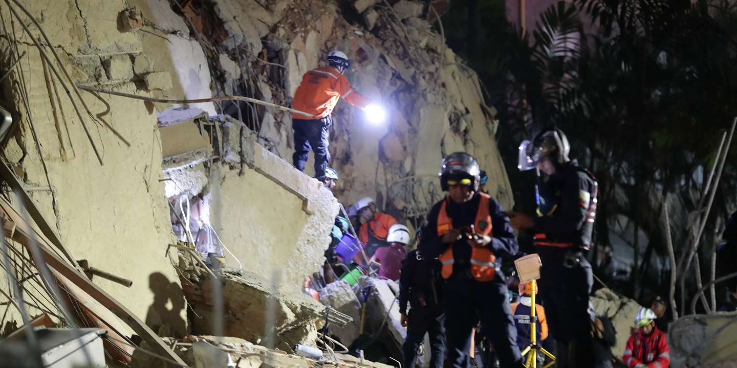 epa13063287 Emergency responders search for victims after two powerful earthquakes struck the Venezuelan Caribbean coast near Caracas, Venezuela, 25 June 2026.  At least 32 people were killed and 700 injured after two back-to-back earthquakes hit north-central Venezuela in rapid succession, triggering the collapse of buildings, cracking facades, and prompting a national state of emergency, according to Venezuela's acting President Delcy Rodriguez.  EPA/Ronald Peña R