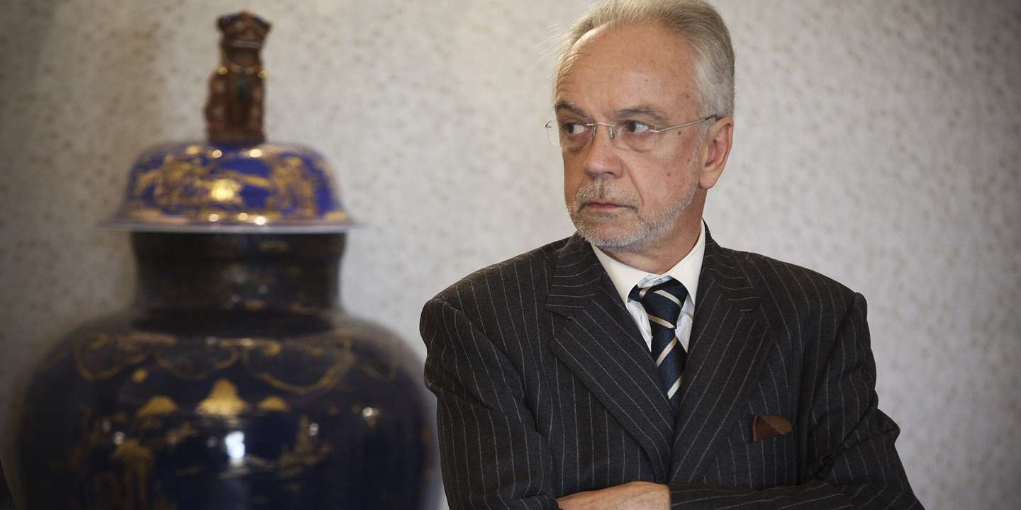 O novo Juiz do Tribunal Constitucional, João Pedro Barrosa Caupers, durante a cerimónia da sua tomada de posse realizada no Palácio de Belém, em Lisboa, 06 de março de 2014. MÁRIO CRUZ / LUSA