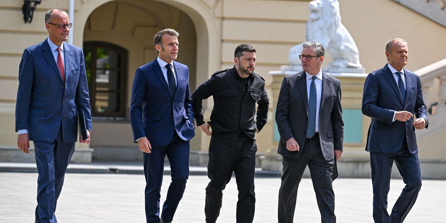 epa12088869 (L-R) Germany's Chancellor Friedrich Merz, France's President Emmanuel Macron, Ukraine's President Volodymyr Zelensky, Britain's Prime Minister Keir Starmer, and Poland's Prime Minister Donald Tusk walk to attend a joint press conference following a meeting of the 'Coalition of the willing' at the Mariinskyi Palace, the official residence of the president of Ukraine, in Kyiv, Ukraine, 10 May 2025, amid the ongoing Russian invasion.  EPA/DAREK DELMANOWICZ POLAND OUT