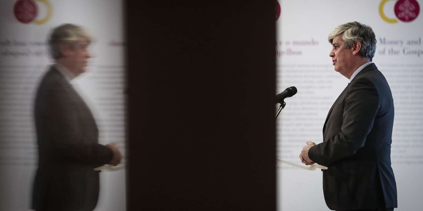 O governador do Banco de Portugal (BdP), Mário Centeno, participa numa sessão sobre serviços mínimos bancários, em Lisboa, 12 de fevereiro de 2021. MÁRIO CRUZ/LUSA