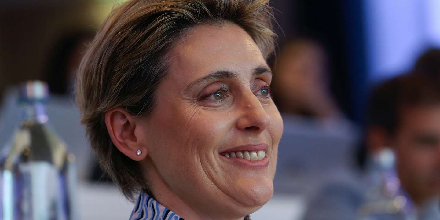 A futura presidente executiva da Sonae, Cláudia Azevedo, durante a apresentação de resultados de 2018, na Maia, 21 de março de 2019. JOSÉ COELHO/LUSA
