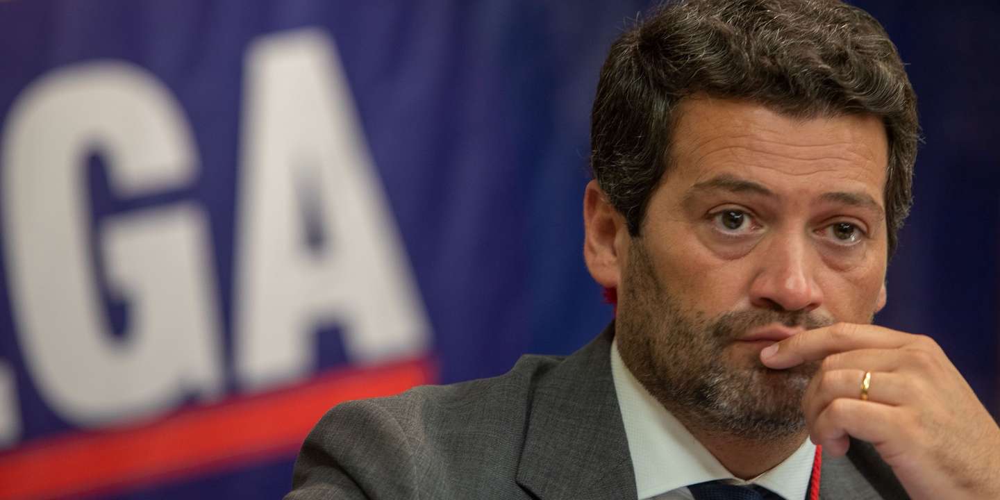 O Presidente do Chega, André Ventura, durante a sessão de encerramento do III Congresso do Chega Açores em Ponta Delgada, Ilha de São Miguel, nos Açores, 30 de Abril de 2022.  EDUARDO COSTA/LUSA