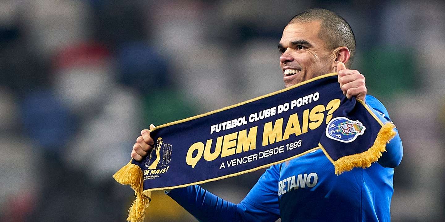 Pepe faz 40 anos este domingo mantendo a condição de titular de um FC Porto que já ganhou Supertaça e Taça da Liga na presente temporada
