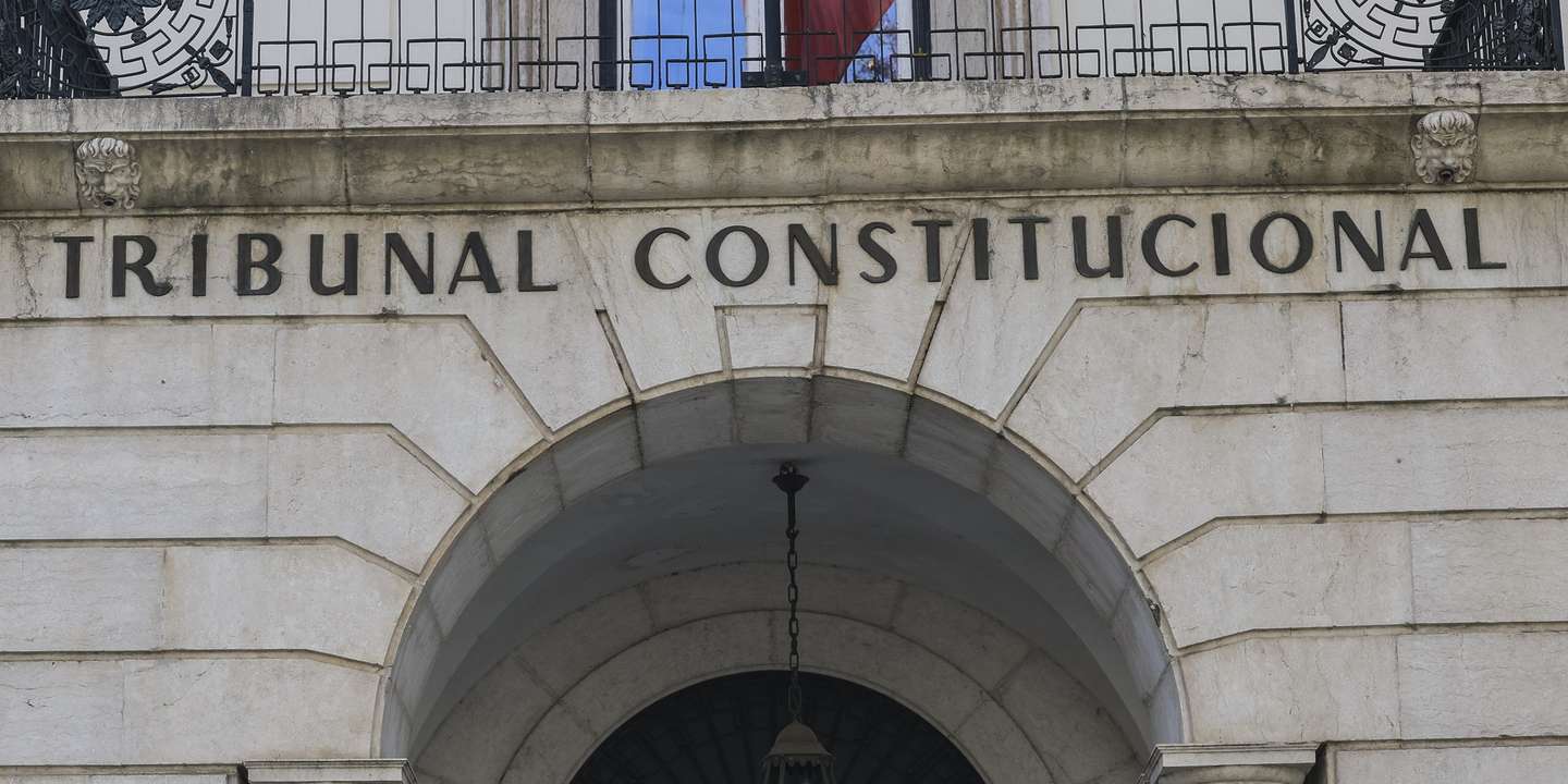 Pormenor da fachada do edifício do Tribunal Constitucional em Lisboa, 29 de abril de 2024. ANTÓNIO COTRIM/LUSA