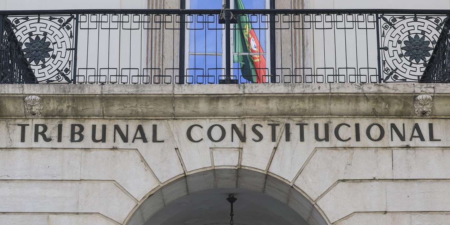 Pormenor da fachada do edifício do Tribunal Constitucional em Lisboa, 29 de abril de 2024. ANTÓNIO COTRIM/LUSA