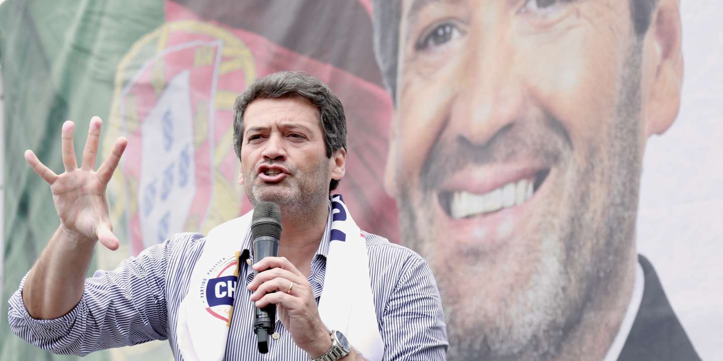 O líder do Chega, André Ventura, durante um comício no âmbito da campanha eleitoral para as eleições legislativas, Castelo Branco, 11 de maio de 2025. MIGUEL PEREIRA DA SILVA/LUSA