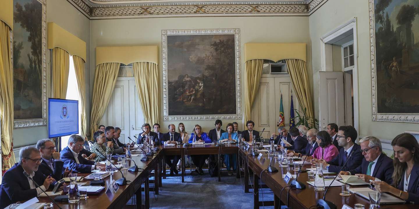 Reunião de concertação social no Conselho Económico e Social (CES) no Palácio das Laranjeiras, em Lisboa, 10 de setembro de 2025.  MANUEL DE ALMEIDA/LUSA