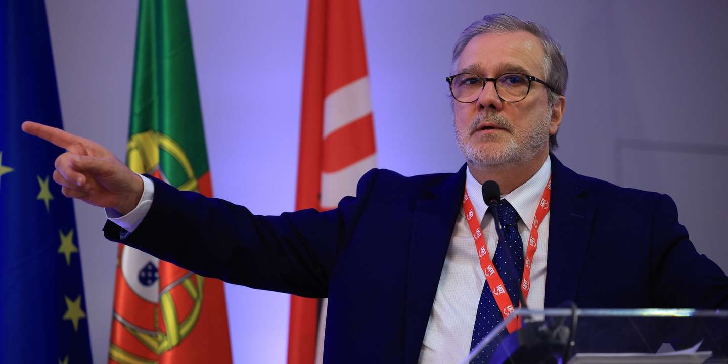 Mário Mourão, secretário-geral da União Geral de Trabalhadores (UGT), intervém durante a conferência “Salários em Portugal: O Futuro em Debate”, no Porto, 28 de Outubro de 2025. ESTELA SILVA/LUSA