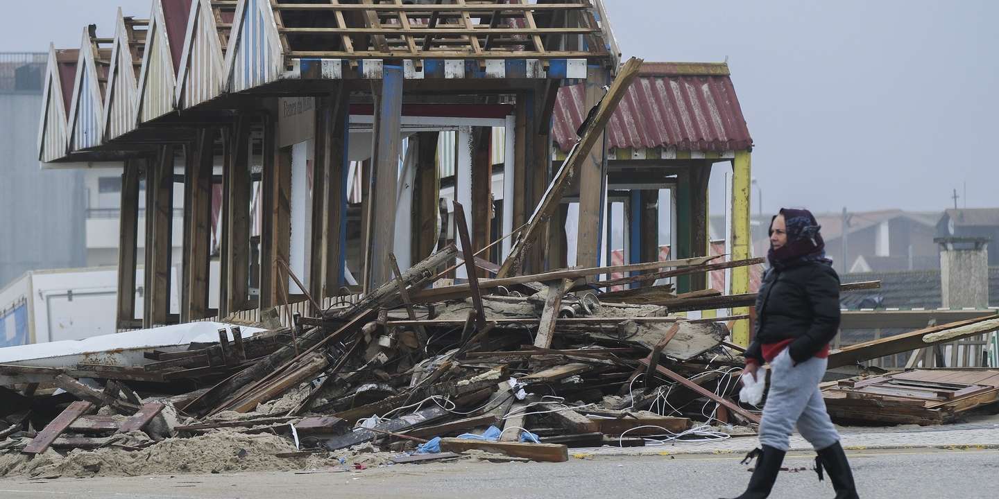 Várias casas danificadas devido à passagem da depressão Kristin, Praia da Vieira, Leiria, 29 de janeiro de 2026. Portugal continental está a ser afetado pelos efeitos da passagem da depressão Kristin, com chuva, vento, neve e agitação marítima, tendo sido emitidos vários avisos pelo Instituto Português do Mar e da Atmosfera (IPMA), CARLOS BARROSO/LUSA