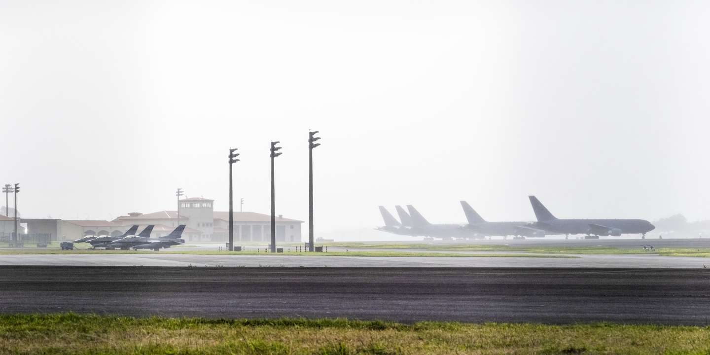 Aviões da força aérea americana estacionados na Base Aérea das Lajes, nos Açores, 19 de fevereiro de 2026. ANTÓNIO ARAÚJO/LUSA