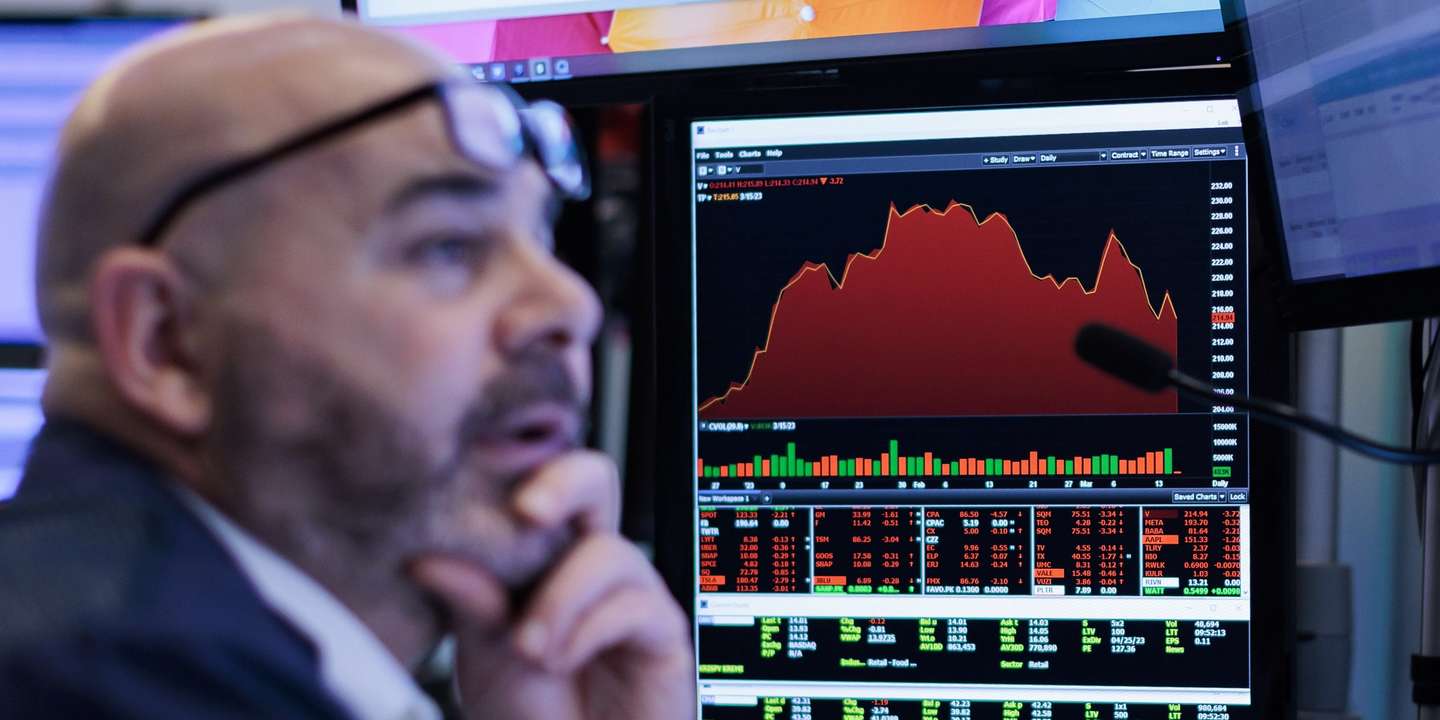 epa10524333 A screen showing stock prices on the floor of the New York Stock Exchange in New York, New York, USA, on 15 March 2023. The Dow Jones industrial average was down over 500 points in early trading as investors reportedly reacted to financial news about banks and the potential of an interest rate hike.  EPA/JUSTIN LANE