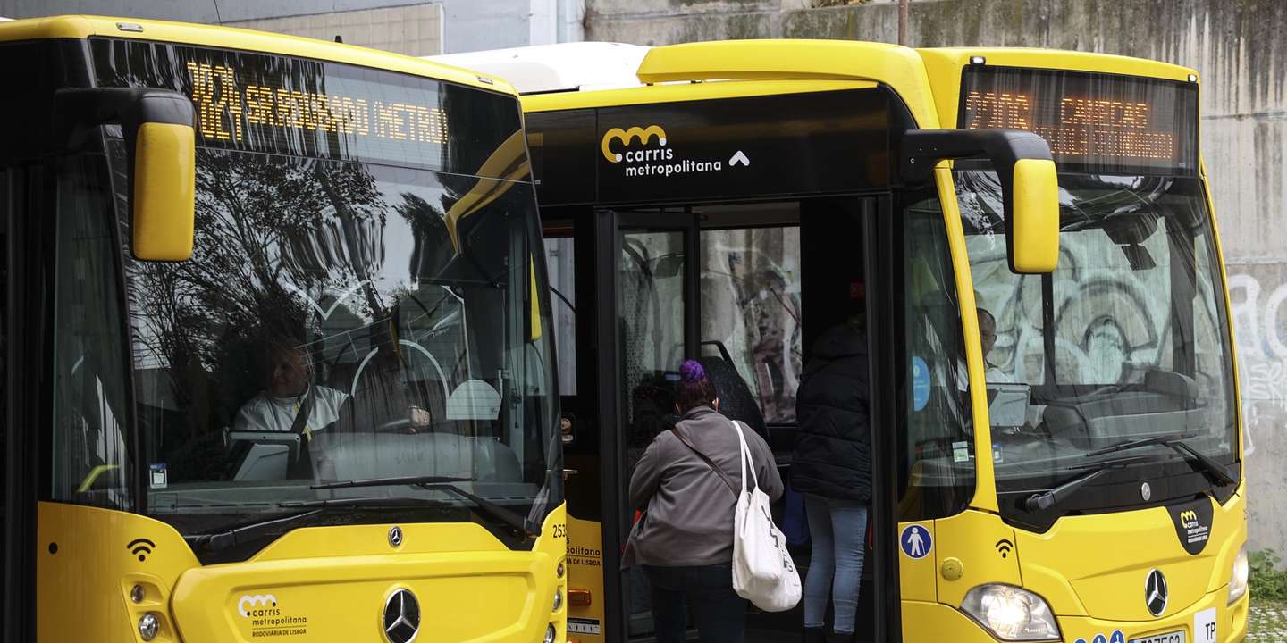 Autocarros da Carris Metropolitana em serviço na área de Lisboa, 27 de dezembro de 2023. A Carris Metropolitana é uma iniciativa dos 18 municípios do coletivo rodoviário de passageiros na Área Metropolitana de Lisboa (AML) que, através da Transportes Metropolitanos de Lisboa, funde a operação de transporte público rodoviário de toda a AML numa só imagem e serviço. (ACOMPANHA TEXTO DA LUSA DO DIA 30 DE DEZEMBRO DE 2023). MIGUEL A. LOPES/LUSA