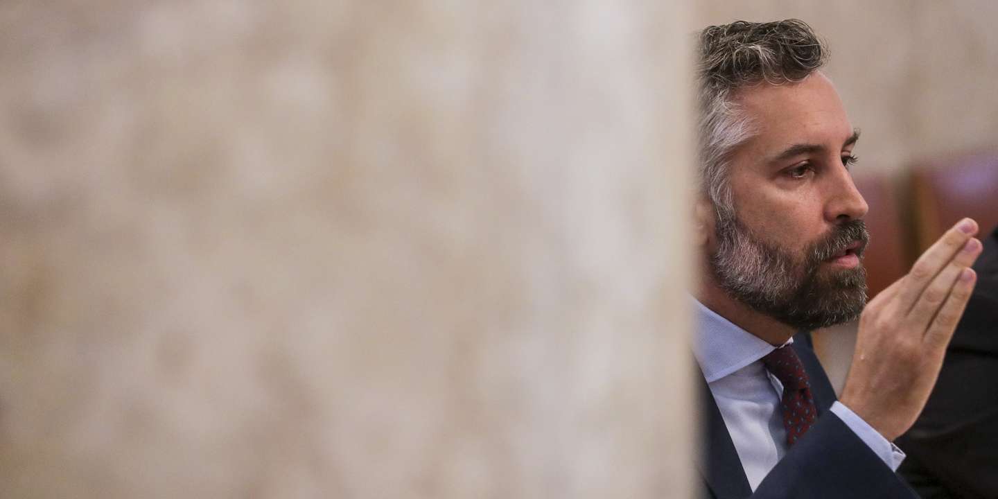 O ministro das Infraestruturas e da Habitação, Pedro Nuno Santos, fala perante a Comissão de Economia, Obras Públicas, Planeamento e Habitação, na Assembleia da República, em Lisboa, 19 de outubro de 2022. TIAGO PETINGA/LUSA