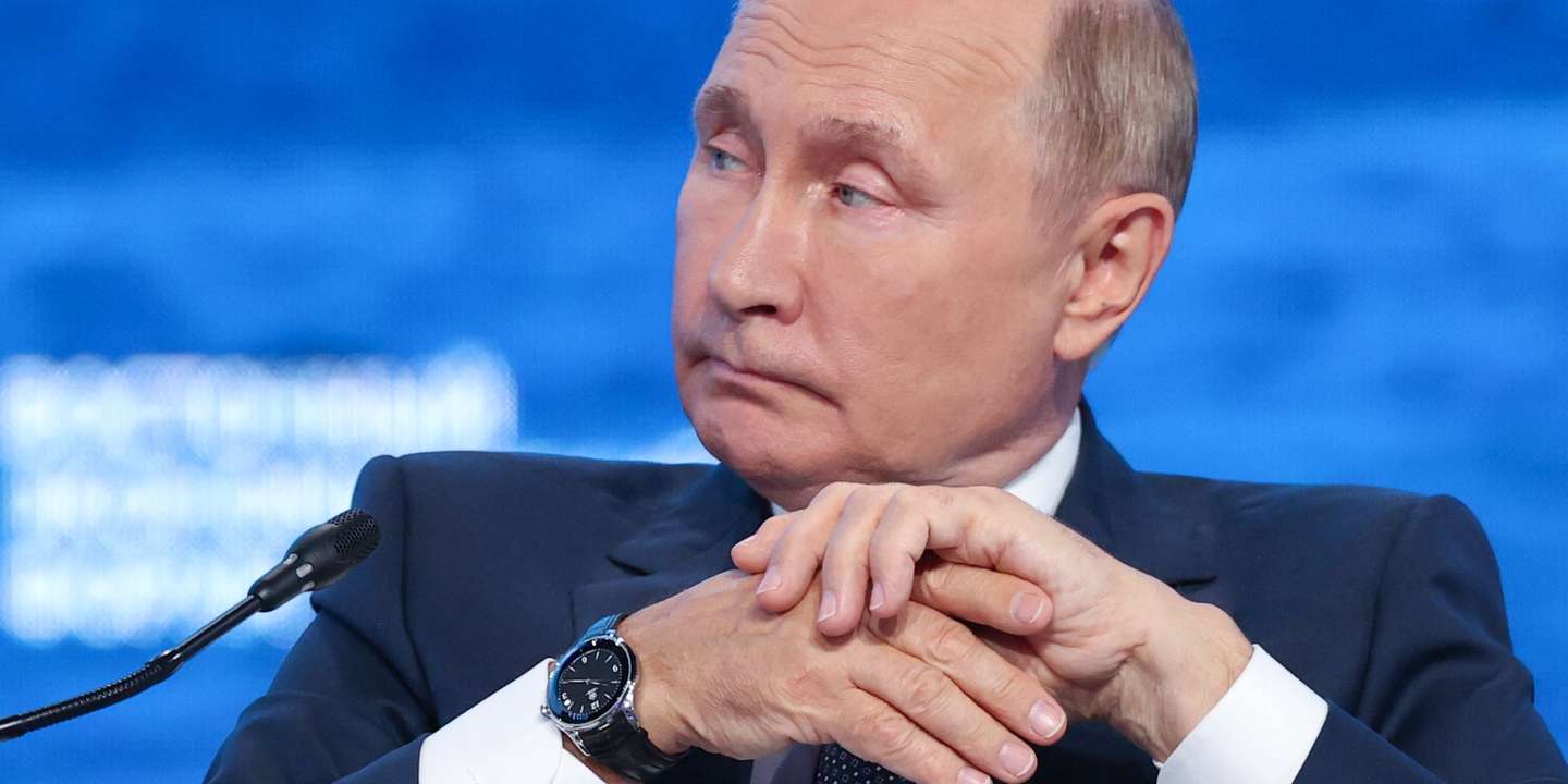 epa10166322 A handout photo made available by TASS Host Photo Agency shows Russian President Vladimir Putin attends a plenary session of the 2022 Eastern Economic Forum (EEF) in Vladivostok, Russia, 07 September 2022.  EPA/Sergei Bobylev/TASS Host Photo Agency HANDOUT  HANDOUT EDITORIAL USE ONLY/NO SALES
