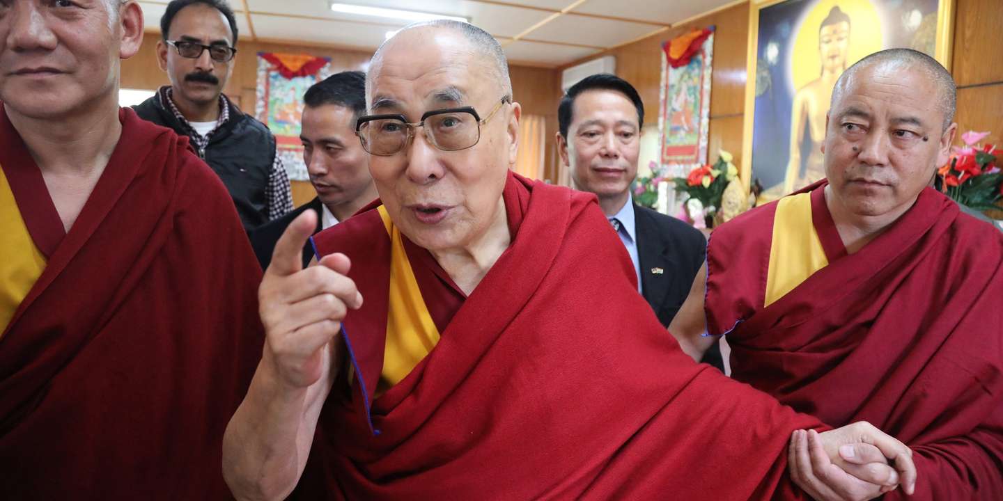 epa07948873 Tibetan spiritual leader the Dalai Lama (C), during an event to meet students and faculty members of the educational course on Ancient Indian Wisdom at Dharamsala, India, 25 October 2019. The Government College Dharamsala has recently started a 6-month certificate course in Ancient Indian Wisdom which has been approved by the Himachal Pradesh government’s educational body.  EPA/SANJAY BAID