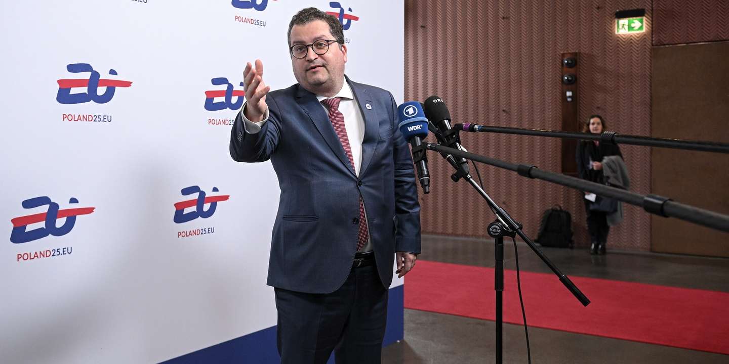 epa12026494 Portugal's Finance Minister Joaquim Jose Miranda Sarmento attends the second day of the informal meeting of EU economic and financial ministers and central bank governors (ECOFIN) meeting organized as part of the Polish presidency of the Council of the European Union at the Polish Army Museum in Warsaw, Poland, 12 April, 2025.  EPA/MARCIN OBARA POLAND OUT