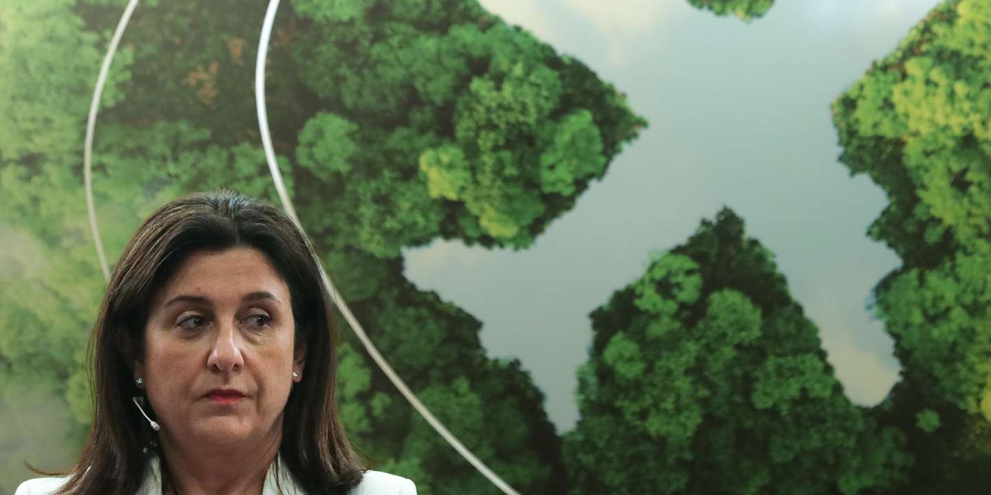 A CEO da TAP, Christine Ourmières-Widener, durante a assinatura dos protocolos de colaboração entre a ANA, TAP e GALP, no Aeroporto Humberto Delgado, em Lisboa, 22 de julho de 2022. A TAP, a Galp e a Ana – Aeroportos de Portugal apresentam o projeto SAF sobre a realização do primeiro voo em Portugal com Sustainable Aviation Fuel e assinam um protocolo de colaboração para a promoção e uso de combustíveis sustentáveis. TIAGO PETINGA/LUSA