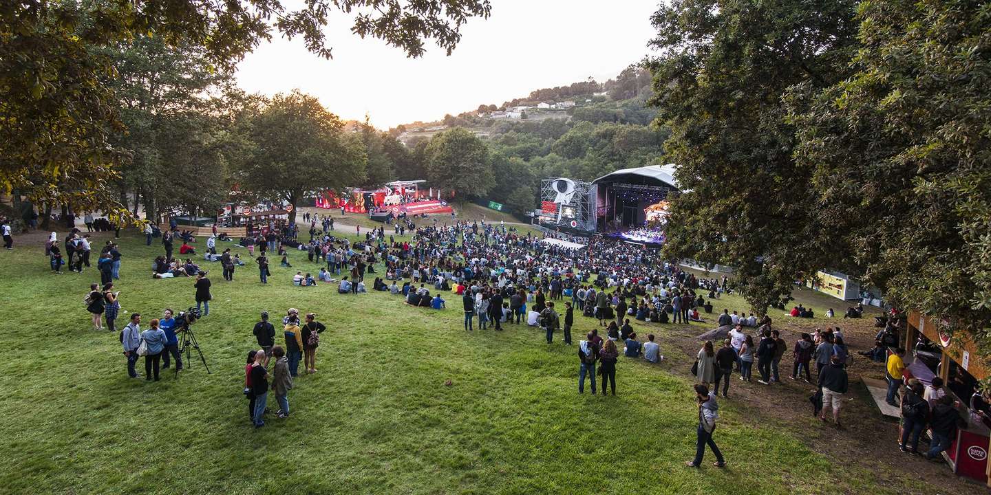 A colina de Paredes de Coura que o festival, que acontece desde 1993, ajudou a tornar famosa