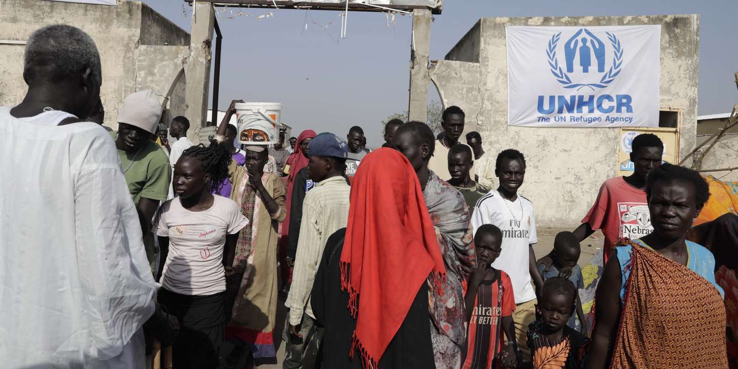 epa10629558 South Sudanese returnees who fled the violence in Sudan, stay at the transit area set up by the UNHCR in the Upper Nile State town of Renk, South Sudan, 15 May 2023. According to the United Nations, some 200,000 people have fled the conflict in Sudan between 15 April and 12 May 2023. Around 40.000 are in South Sudan, and about two million people were internally displaced. Leaving behind them the armed conflict between the Sudanese military and the RSF (Rapid Support Forces) militia which started one month ago today, most of the refugees in South Sudan are South Sudanese returnees, part of the some 800,000 who had previously fled the war in South Sudan and who are now returning to a country which is barely out of conflict itself, with tensions still remaining in many areas.  EPA/AMEL PAIN
