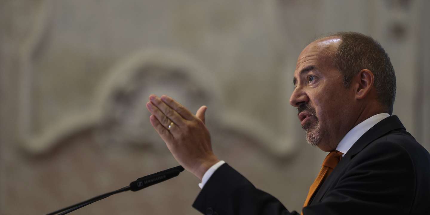 O governador do Banco de Portugal, Álvaro Santos Pereira, fala numa conferência de imprensa de apresentação do Boletim Económico de outubro, em Lisboa, 07 de outubro de 2026. TIAGO PETINGA/LUSA