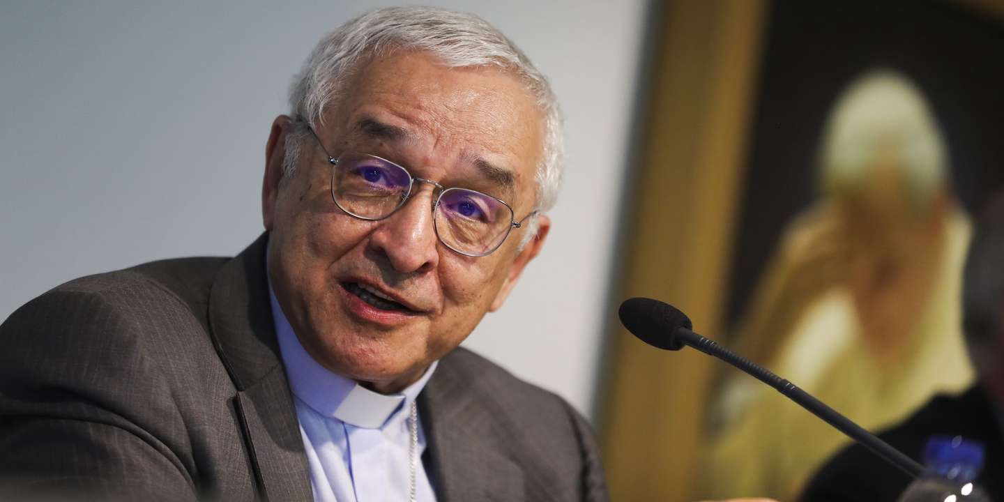 O presidente da Conferência Episcopal Portuguesa
(CEP), José Ornelas, participa na conferência de imprensa no final da 209.ª Assembleia Plenária da Conferência Episcopal Portuguesa, em Fátima, 11 de abril de 2024. A Conferência Episcopal Portuguesa aprovou a criação de um fundo, “com contributo solidário de todas as dioceses”, para compensar financeiramente as vítimas de abusos sexual no seio da Igreja Católica em Portugal. PAULO CUNHA/LUSA