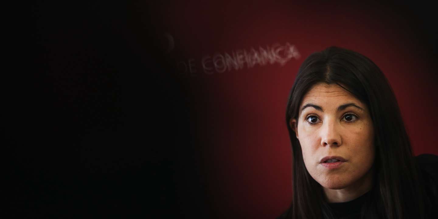 A coordenadora do Bloco de Esquerda (BE), Mariana Mortágua, durante uma conferência de imprensa sobre a TAP, em Lisboa, 03 de setembro de 2024. RODRIGO ANTUNES/LUSA