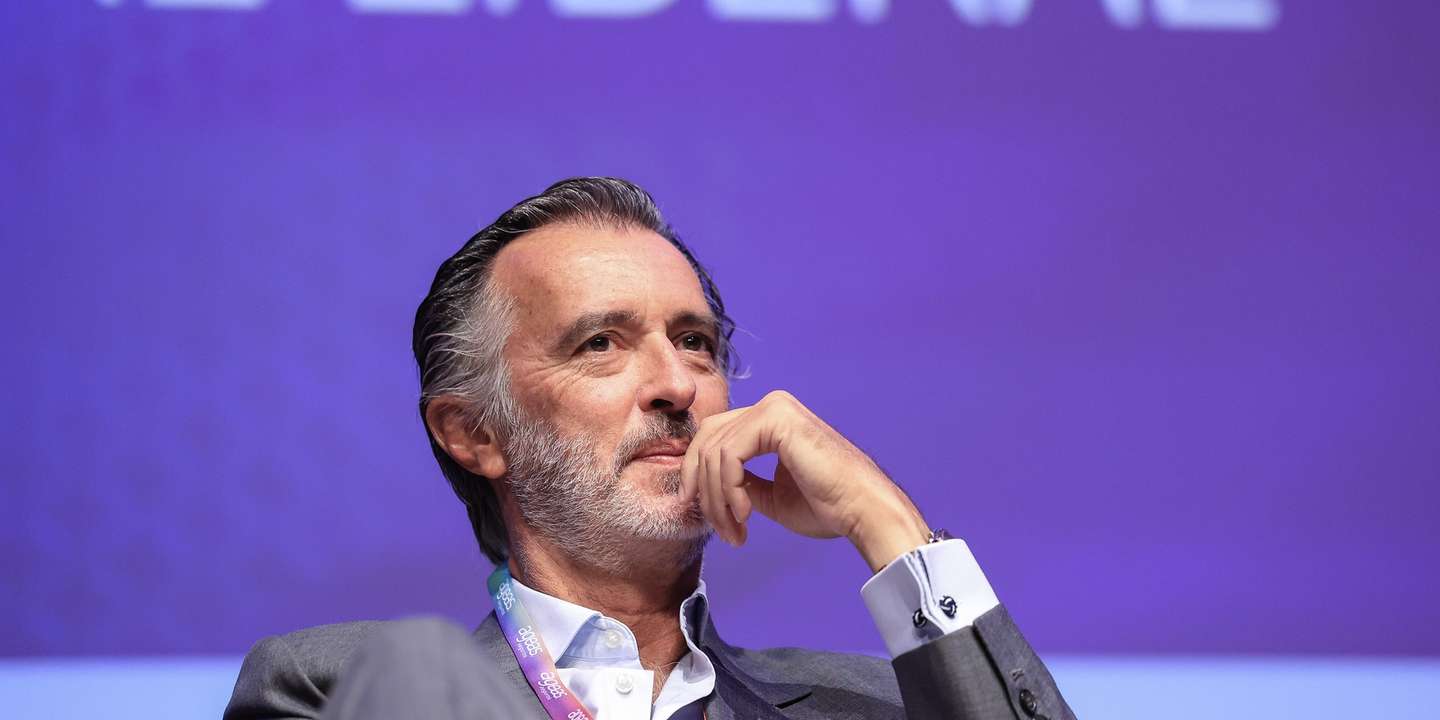 João Cotrim Figueiredo, candidato da Iniciativa Liberal às eleições presidenciais, participa no 3.º Fórum Profissional Liberal a decorrer no Porto, 26 de Setembro de 2025. JOSÉ COELHO/LUSA
