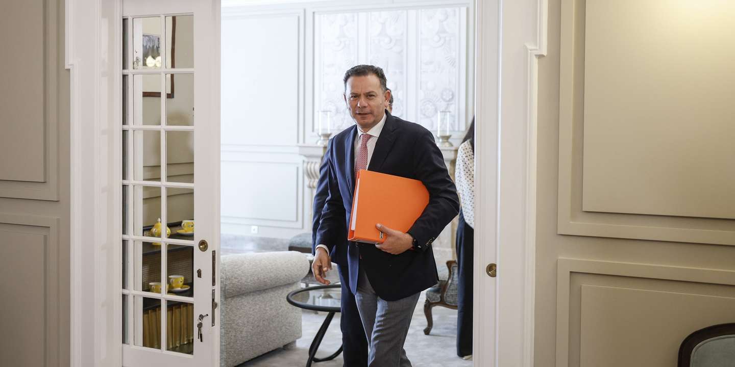 O primeiro-ministro e candidato a mais um mandato como presidente do Partido Social Democrata (PSD), Luís Montenegro, à chegada para a entrega da Moção de Estratégia Global na sede do partido, em Lisboa, 18 de maio de 2026. ANTÓNIO PEDRO SANTOS/LUSA