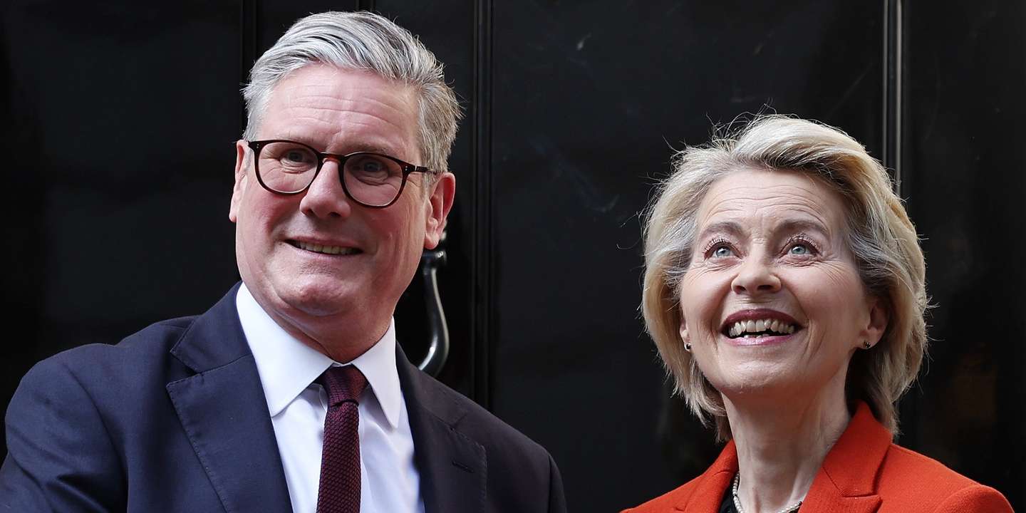 epa12052091 British Prime Minister Keir Starmer (L) welcomes President of the European Commission Ursula von der Leyen (R) to 10 Downing Street in London, Britain, 24 April 2025.  EPA/ANDY RAIN