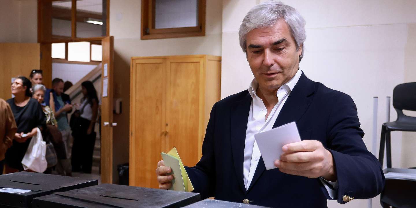 People's Party President (CDS-PP), Nuno Melo, casts his ballot for the local elections, in Porto, Portugal, 12 October 2025. More than 9.3 million electors can vote in the local elections in Portugal on 12 October 2025. MANUEL FERNANDO ARAÚJO/LUSA