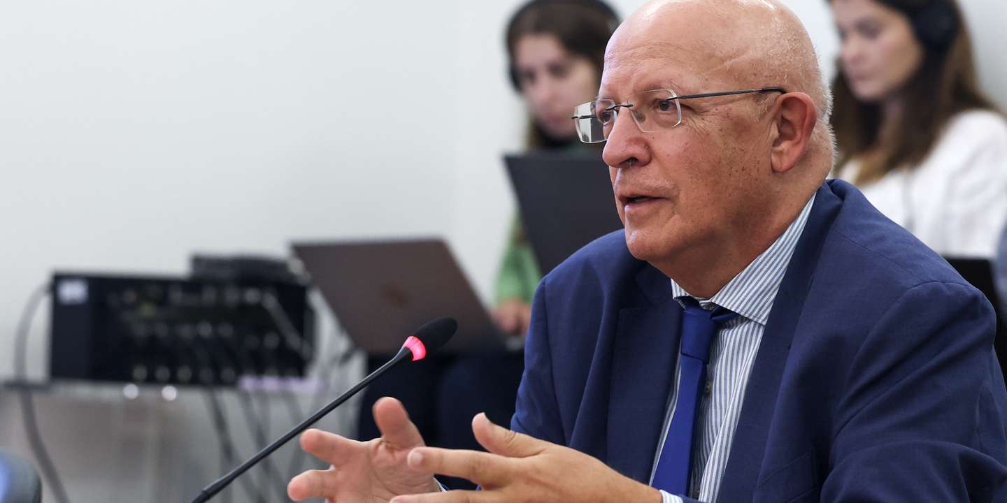 O ex-ministro dos Negócios Estrangeiros, Augusto Santos Silva, intervém na sua audição perante os deputados da Comissão Parlamentar de Inquérito - Gémeas Tratadas com o Medicamento Zolgensma, na Assembleia da República, em Lisboa, 22 de outubro de 2024. Em causa o processo, que tem como arguidos o ex-secretário de Estado da Saúde Lacerda Sales e Nuno Rebelo de Sousa, filho do Presidente da República, está o tratamento hospitalar das duas crianças luso-brasileiras que receberam o medicamento Zolgensma. Com um custo de dois milhões de euros por pessoa, este fármaco tem como objetivo controlar a propagação da atrofia muscular espinal, uma doença neurodegenerativa. ANTÓNIO COTRIM/LUSA