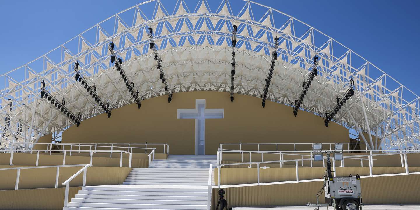 Altar Palco das Jornadas Mundiais da Juventude que irá receber o Papa Francisco, no Parque Tejo, em Lisboa, 31 de julho 2023. JOSÉ SENA GOULÃO/LUSA