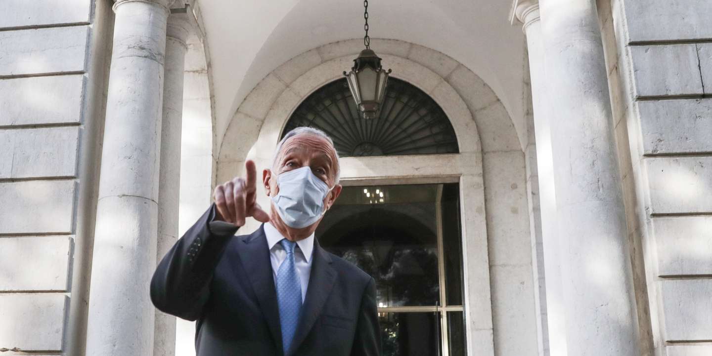 O candidato às eleições presidenciais, Marcelo Rebelo de Sousa, chega para a entrega das assinaturas de formalização da sua candidatura, no Tribunal Constitucional em Lisboa, 23 de dezembro de 2020. TIAGO PETINGA/LUSA