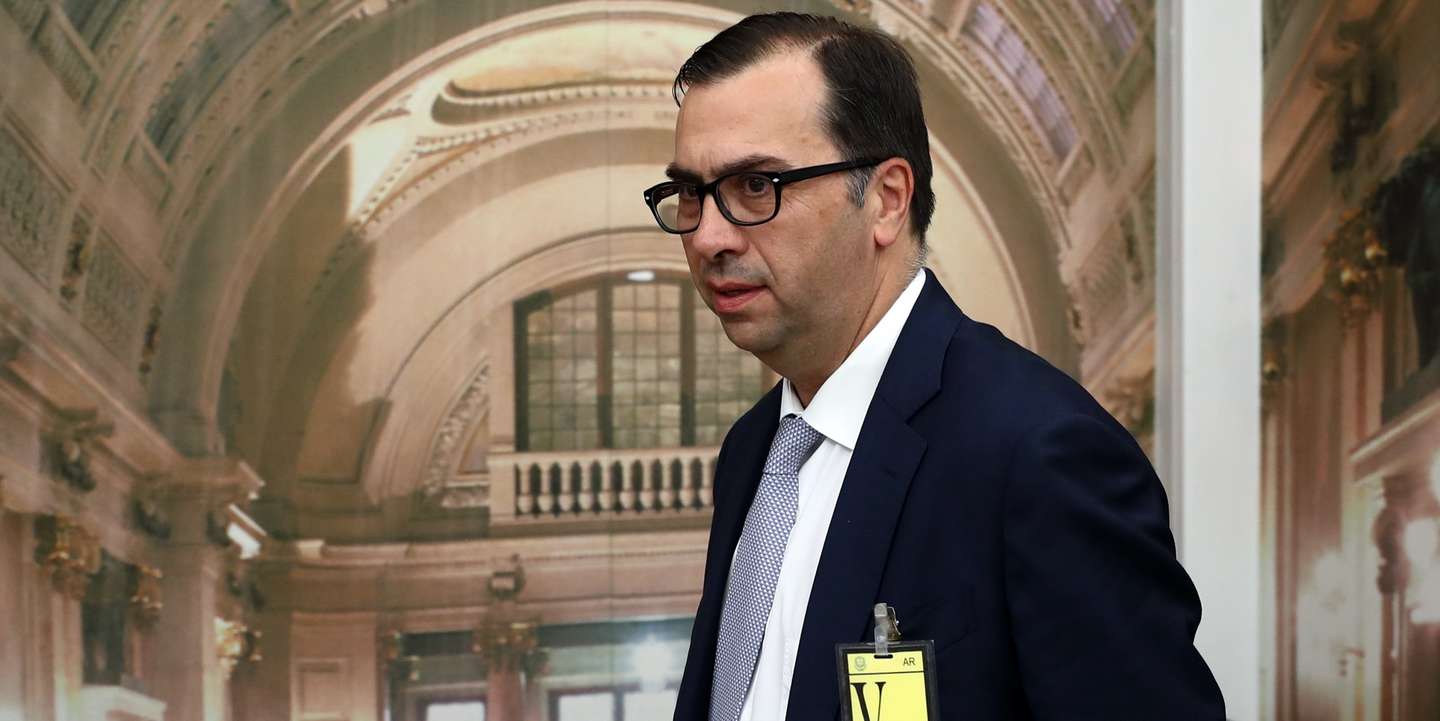 O antigo vogal da Caixa Geral de Depósitos (CGD), Vítor Fernandes, à chegada para a sua audição na II Comissão Parlamentar de Inquérito à Recapitalização da Caixa Geral de Depósitos e à Gestão do Banco, que decorreu na Assembleia da República em Lisboa, 29 de maio de 2019. ANTÓNIO COTRIM/LUSA