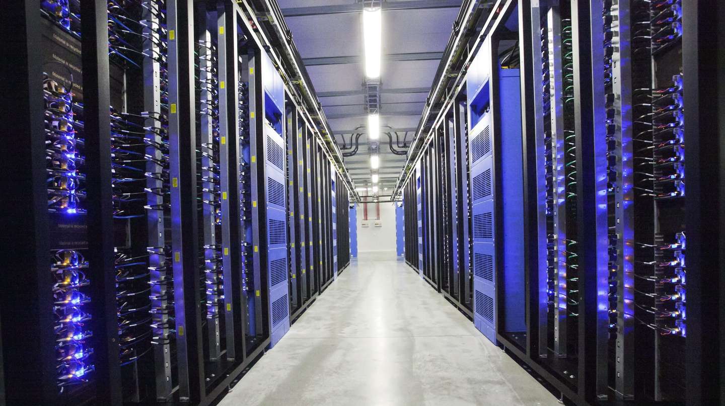 epa03741940 A general view shows computer servers inside the server hall of Facebook in the city of Lulea, some 900 km north of Stockholm, Sweden, 12 June 2013, as facebook started processing data through its first server farm outside the United States. The company inaugurated servers in about half of its new, 300,000-square foot (28,000-square meter) facility outside the city of Lulea. The location close to the Arctic Circle was chosen for its access to hydropower and the 'chilly Nordic air' that will help cool thousands of servers used to store user information, the company said.  EPA/Susanne Lindholm SWEDEN OUT
