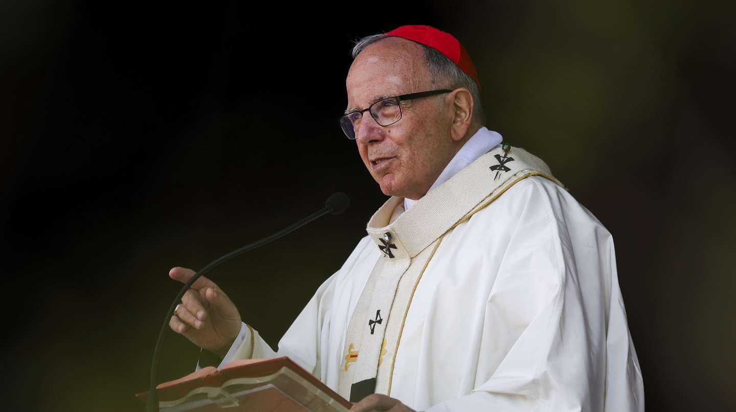 epa10770046 The Cardinal Patriarch of Lisbon Manuel Clemente leads a mass for the volunteers ahead of World Youth Day 2023, in Estoril, Portugal, 26 July 2023.The Pontiff will be in Portugal on the occasion of World Youth Day (WYD), one of the main events of the Church that gathers the Pope with youngsters from around the world, which will take place from 01 to 06 August.  EPA/JOSE SENA GOULAO