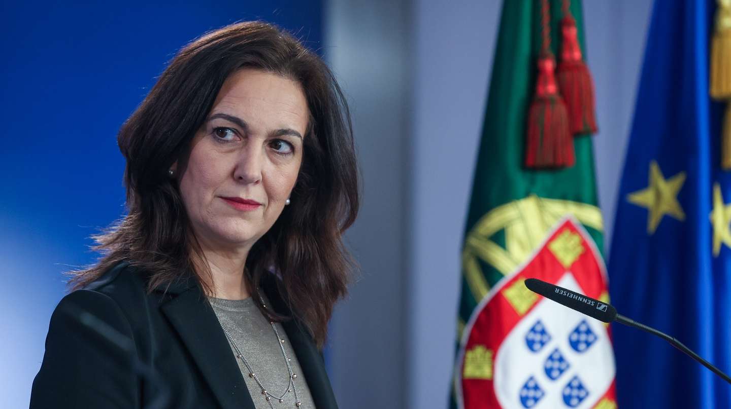 A ministra da Justiça, Rita Alarcão Júdice, durante a conferência de imprensa após a reunião do Conselho de Ministros, no Campus XXI, em Lisboa, 06 de janeiro de 2025. MANUEL DE ALMEIDA/LUSA