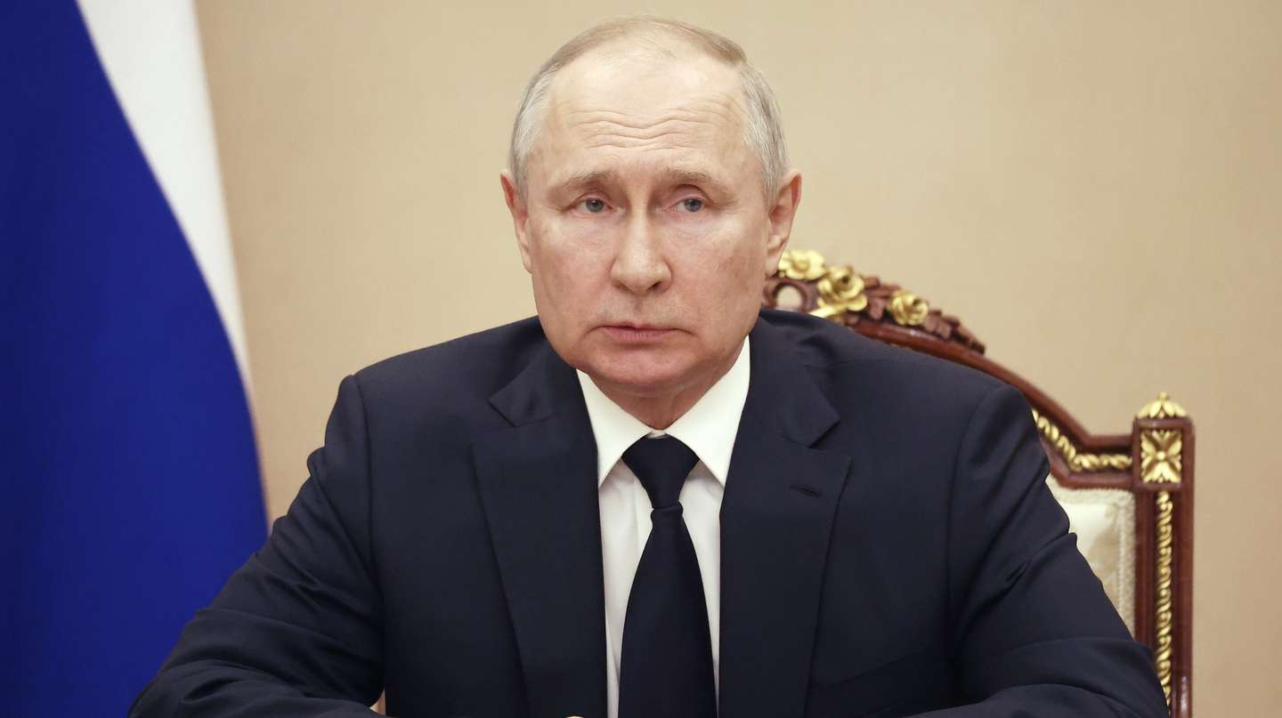 epa10712879 Russian President Vladimir Putin chairs a working meeting with the participation of heads of Russian law enforcement agencies at the Kremlin in Moscow, Russia, 26 June 2023.  EPA/VALERIY SHARIFULIN / SPUTNIK /KREMLIN / POOL MANDATORY CREDIT