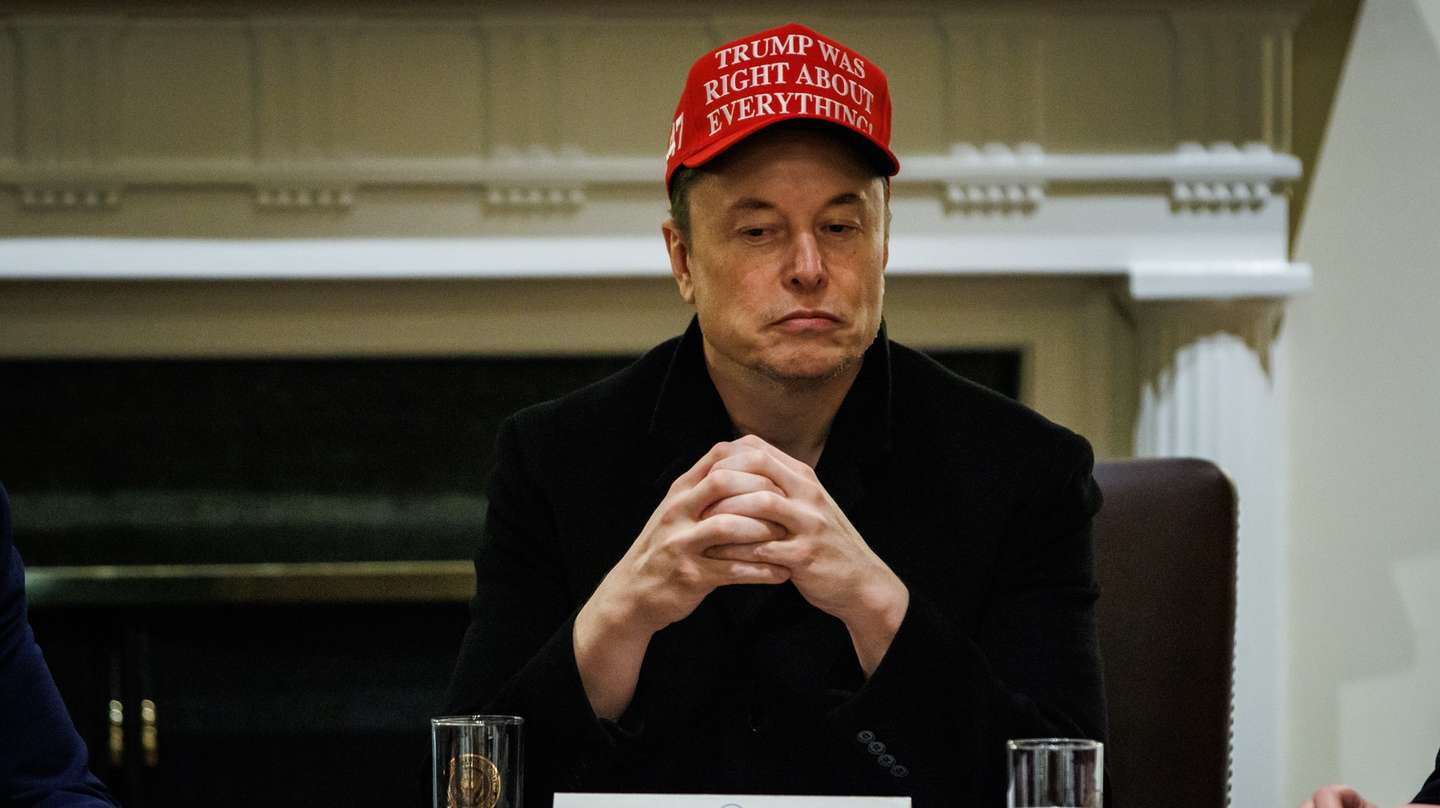 epa11985762 Elon Musk, CEO of Tesla and senior advisor to the president of the United States, attends a meeting with President Trump and members of his cabinet in the White House Cabinet Room in Washington, DC, USA, 24 March 2025.  EPA/Samuel Corum/ POOL