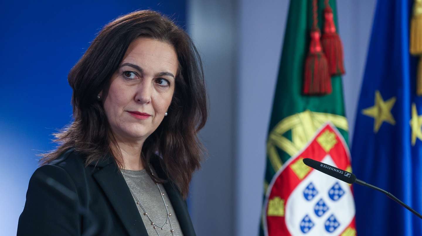 A ministra da Justiça, Rita Alarcão Júdice, durante a conferência de imprensa após a reunião do Conselho de Ministros, no Campus XXI, em Lisboa, 06 de janeiro de 2025. MANUEL DE ALMEIDA/LUSA