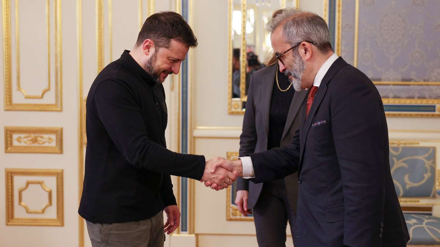 Ukraine's President Volodymyr Zelensky (L), welcome Portugal's Minister of State and Foreign Affairs Paulo Rangel (R) as he arrive for a meeting at the Presidential Palace in Kiev, Ukraine, 14 March 2025. ANDRE KOSTERS/LUSA