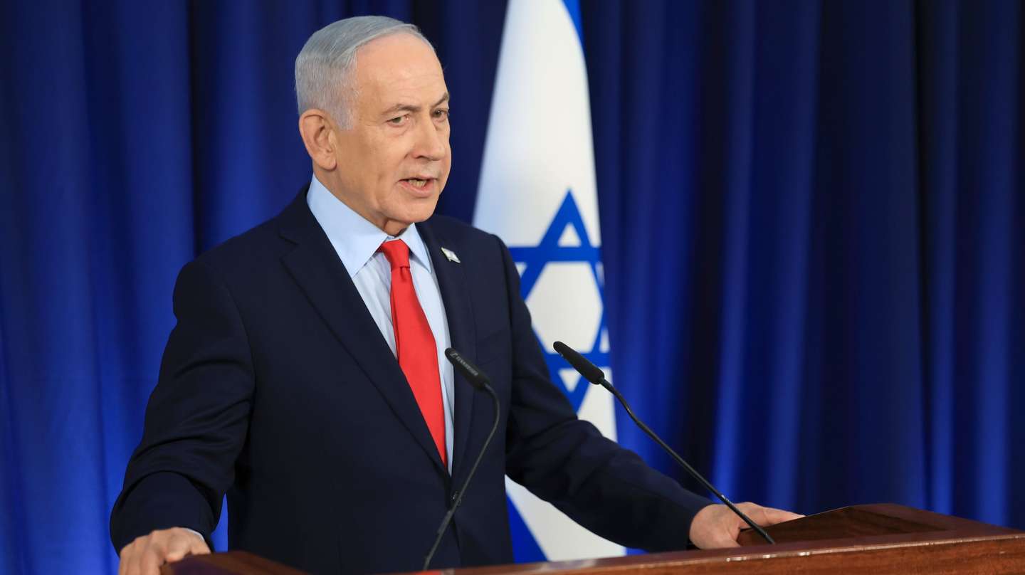 epa12834006 Israeli Prime Minister Benjamin Netanyahu speaks during a press conference in Jerusalem, 19 March 2026, amid the US-Israel conflict with Iran.  EPA/RONEN ZVULUN / POOL